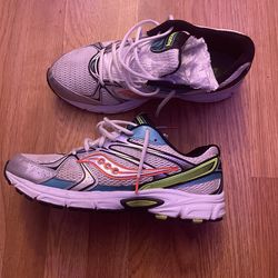 Saucony shoe