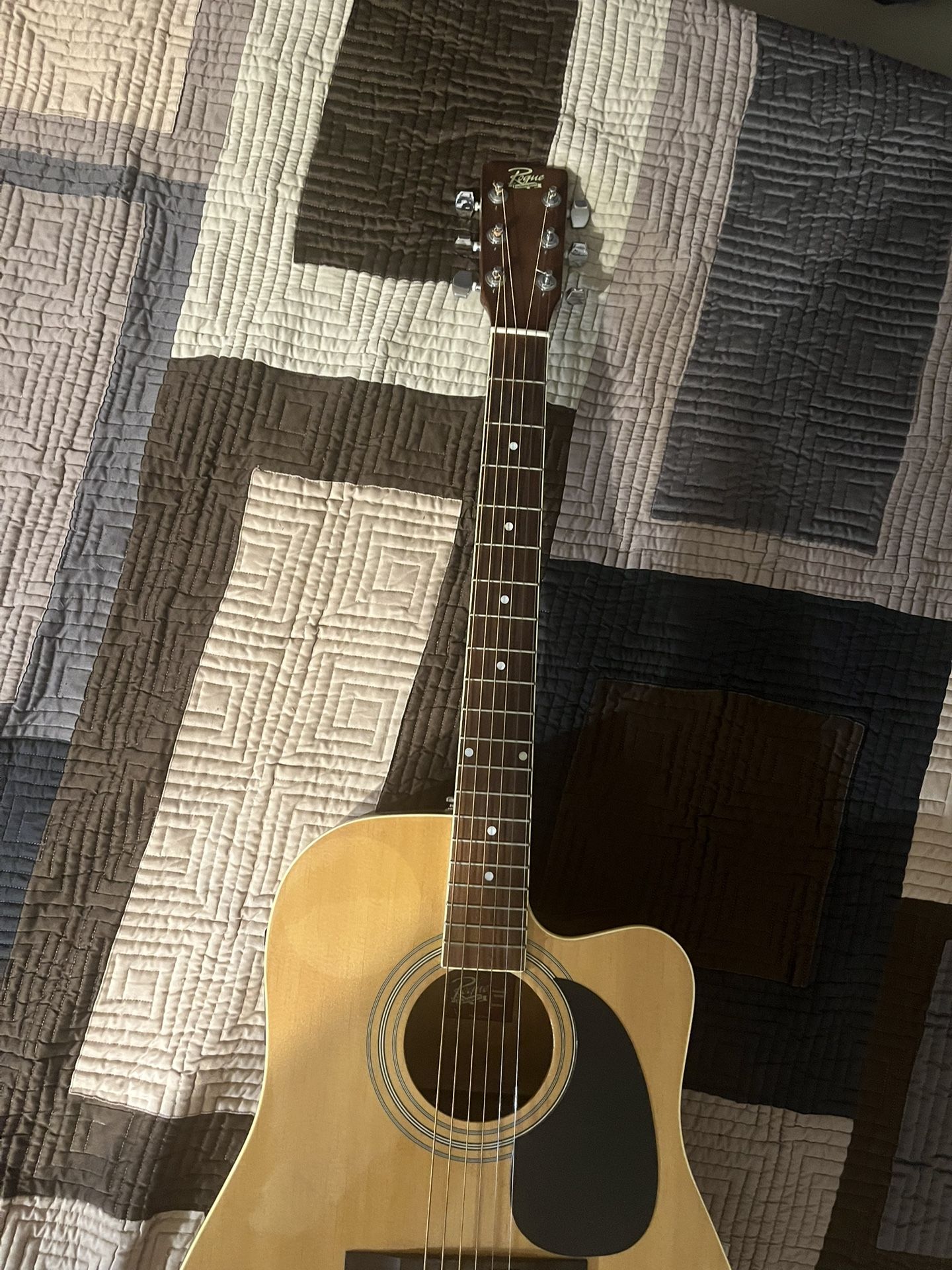 Acoustic Electric Guitar w/ Soft case