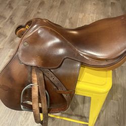 Crosby 16-1/2 English Saddle 