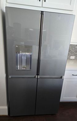 Café 4-door quad style refrigerator. Cafe
Model #: CQE28DM5NS5