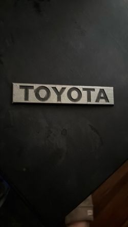 Toyota emblem