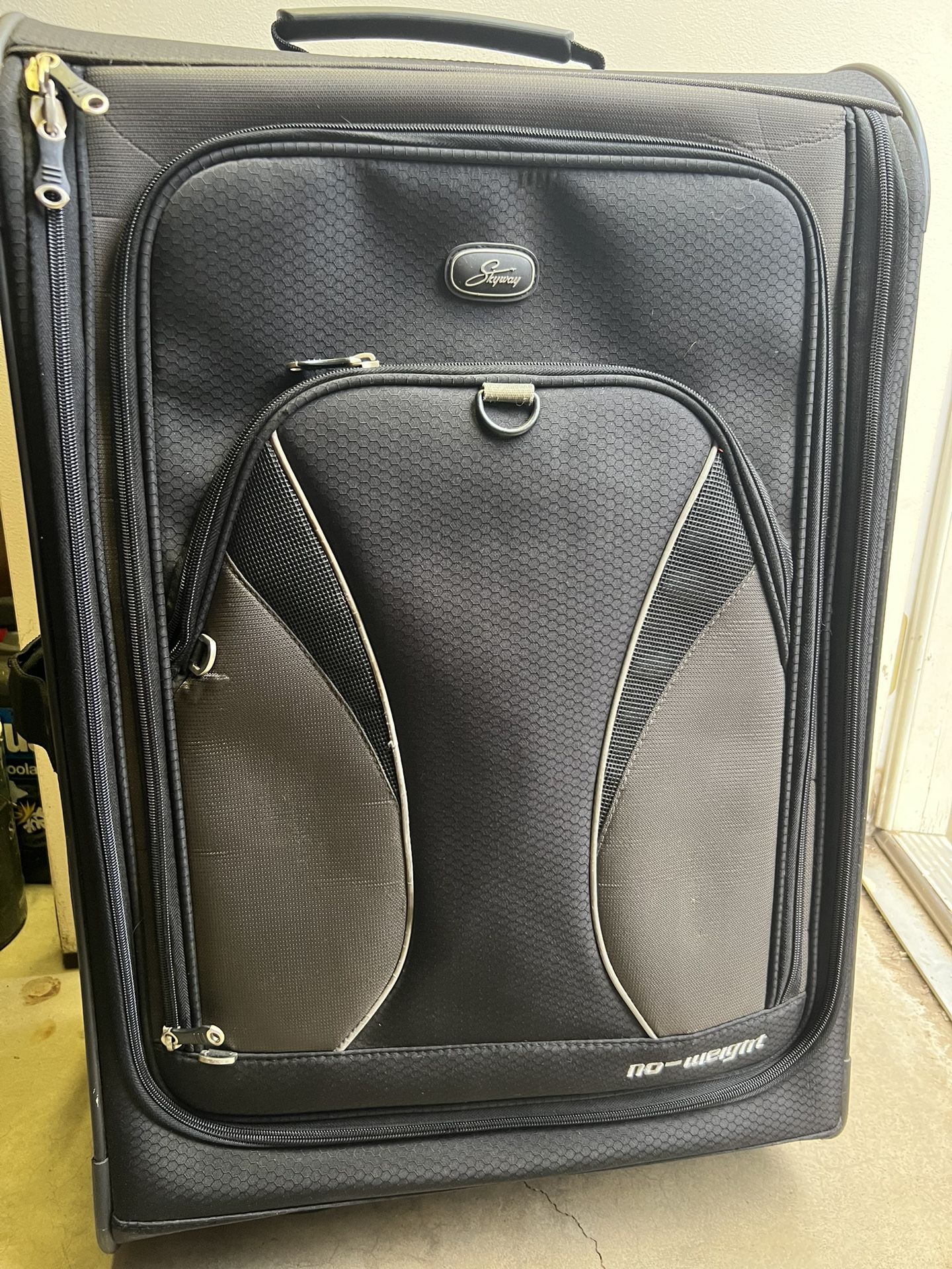 Suitcase Luggage Skyway No-Weight