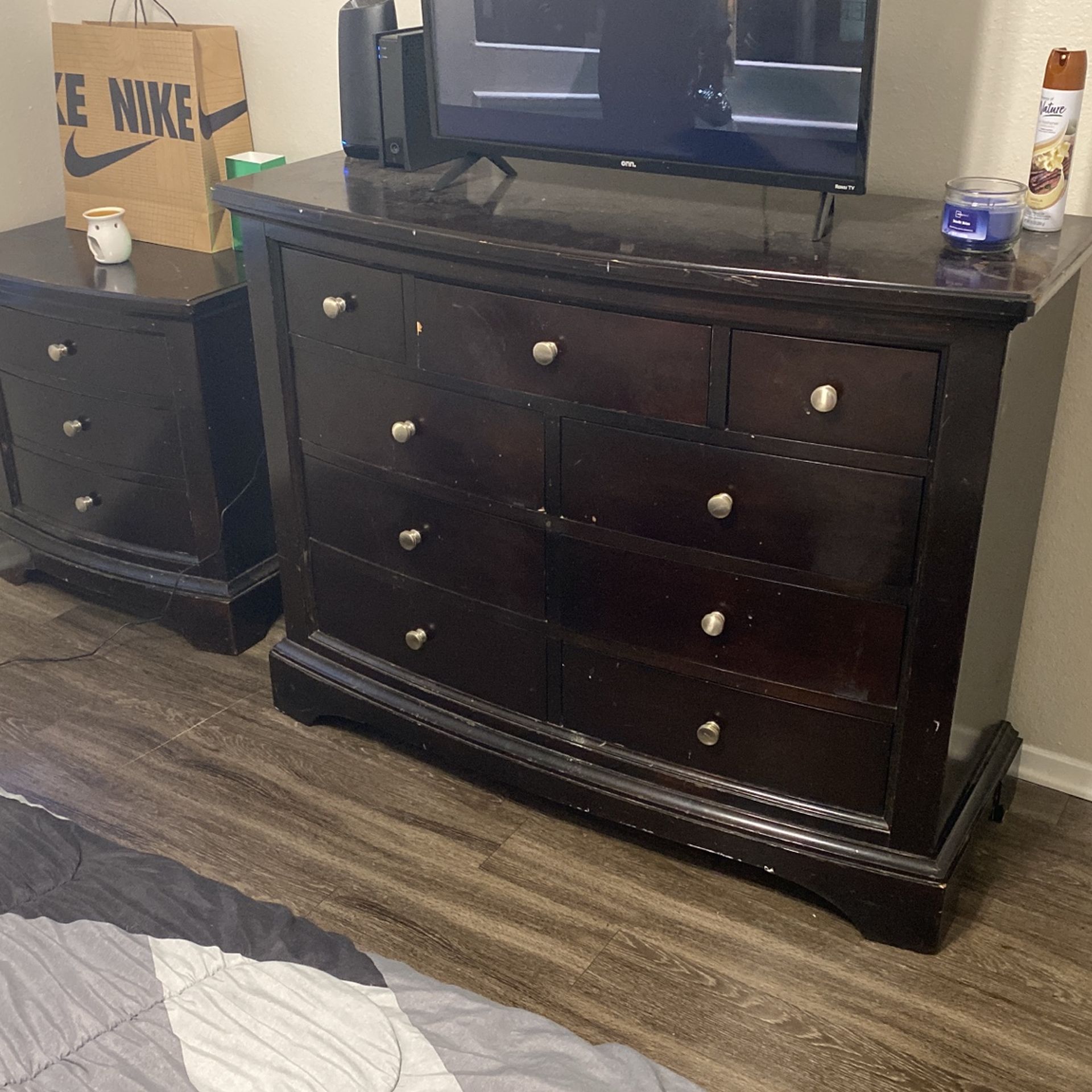 Dresser Set