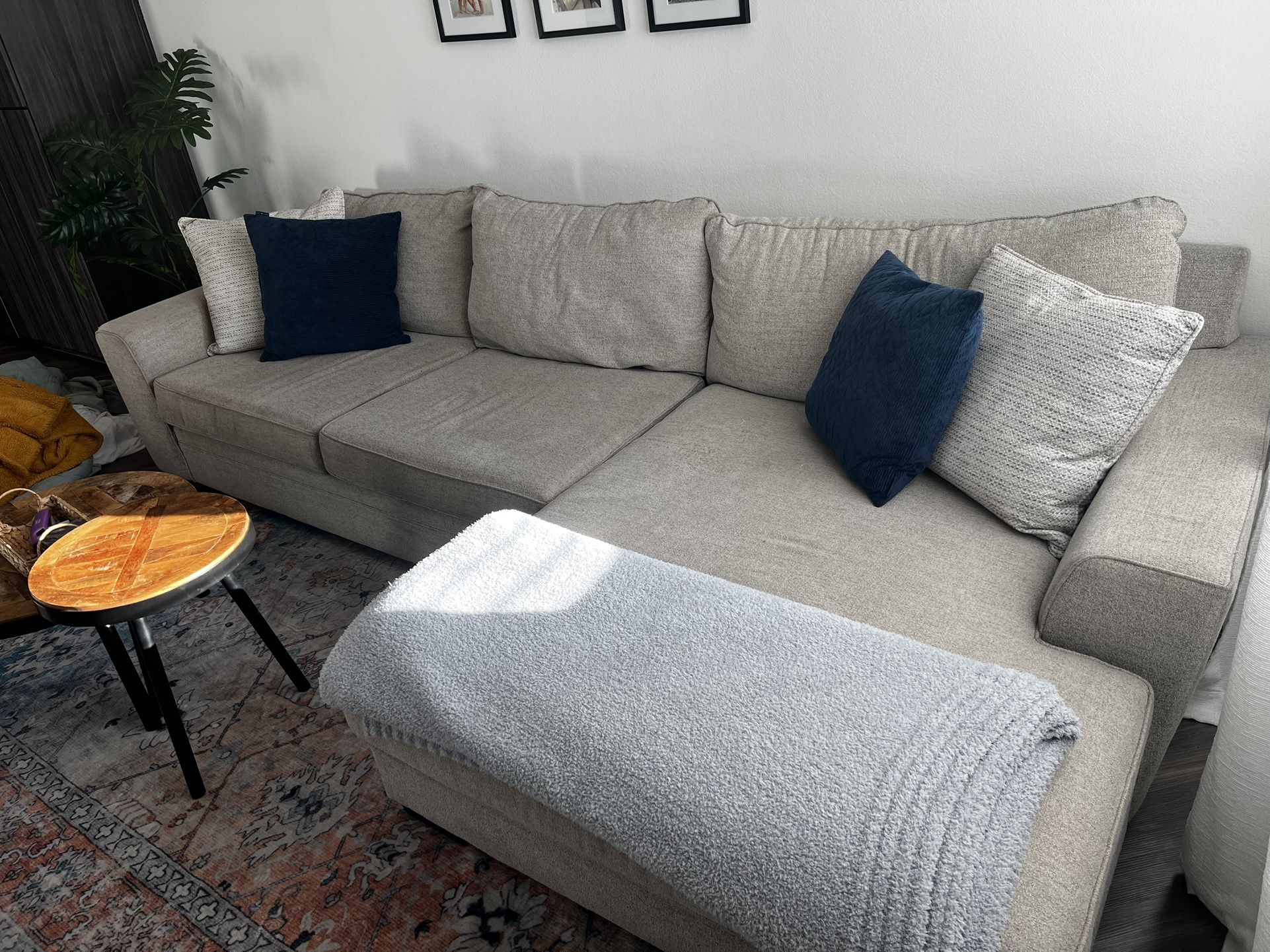 Oversized L-Shaped Sectional Couch β Light Linen