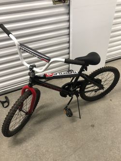 Black Magna Kids Boys 20” Wheels Age 6+ Good Condition 