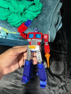 Yolopark Optimus Prime