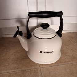 Brand New Le Creuset Stove Top Kettle