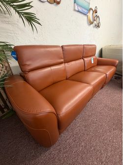 Lexanna sofa with three power reclining