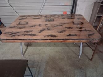 Catfish table
