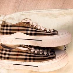 Burberry Shoes EU 42 (9m/10.5w)
