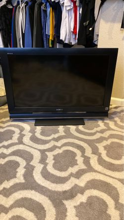 Sony 33’32 flat screen TVs