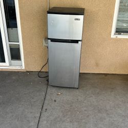 Mini fridge