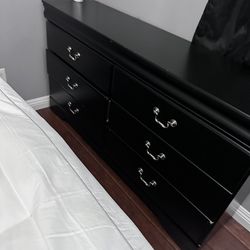 Black Bedroom Set 