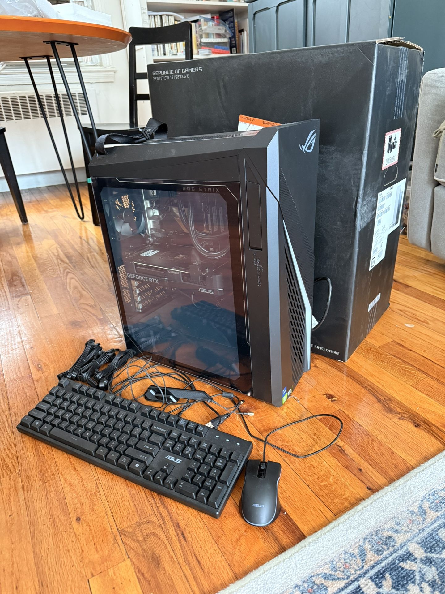 Asus Gaming Desktop i7-14700KF - 32GB, 4070 SUPER, 2TB SSD