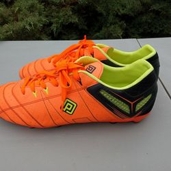 MEN'S SIZE 11 SOCCER CLEATS 