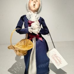 2000 Byers’ Choice Carolers Williamsburg Collection  Grandmother  12" Figurine,  With Tag!