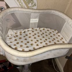  Bassinet