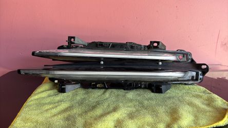 Left And Right Front Bumper Day Lamps For A Porsche Macan 95B953041B 95B953042B