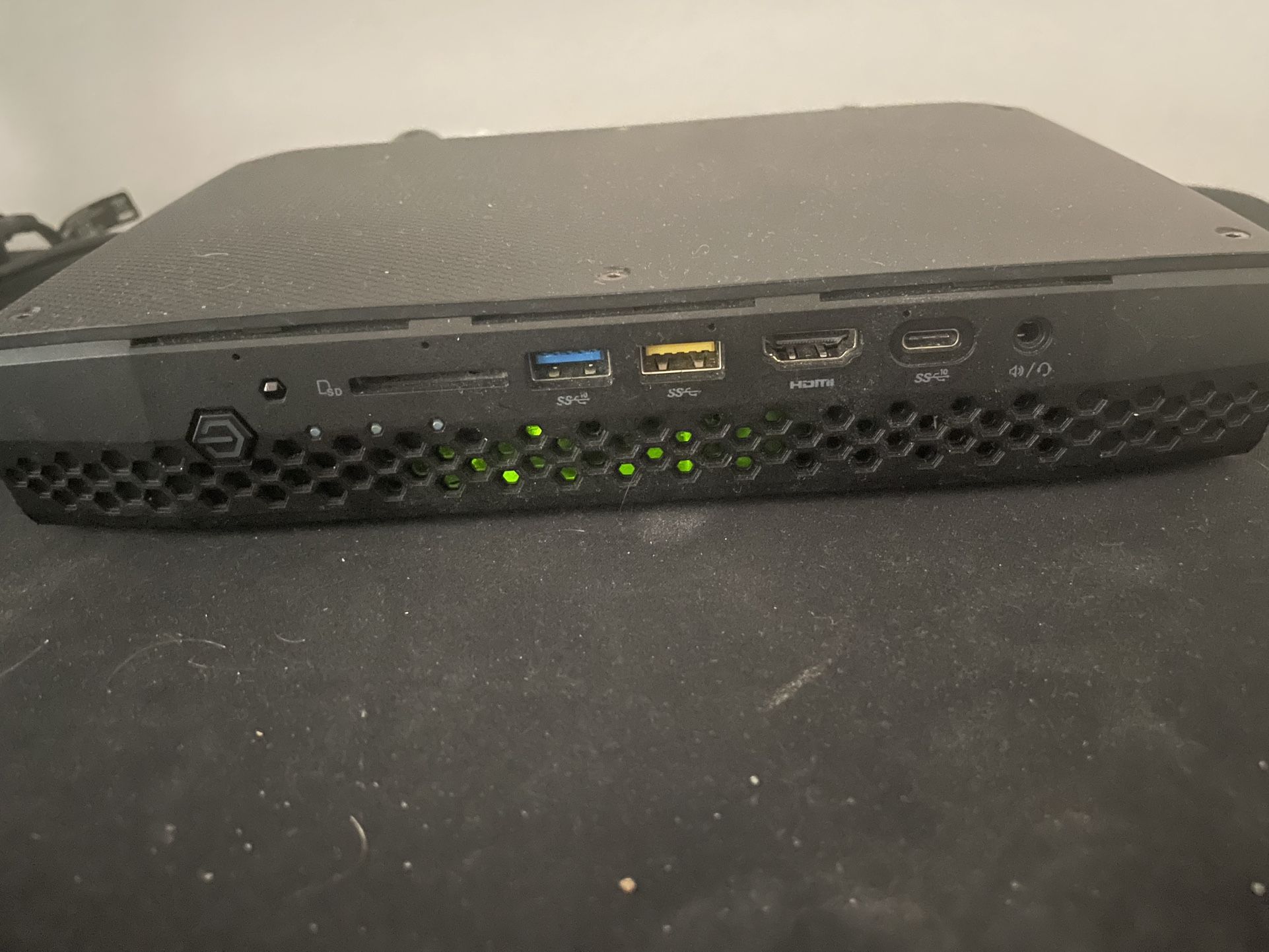Intel NUC 8 VR Machine Mini PC NUC8i7HVK