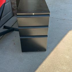 FREE-2 Office File Cabinet/drawers