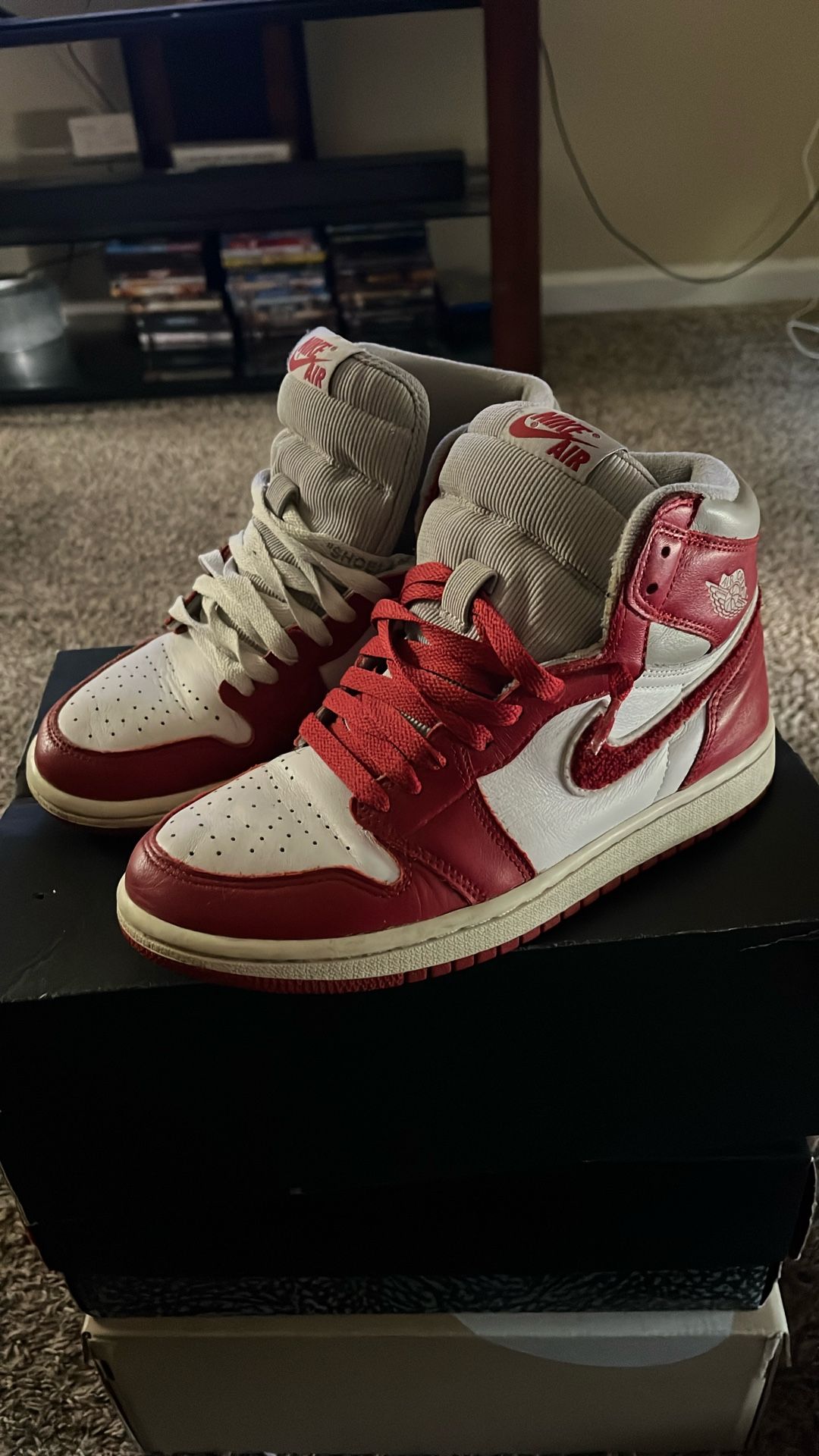 Jordan 1 Varsity Red