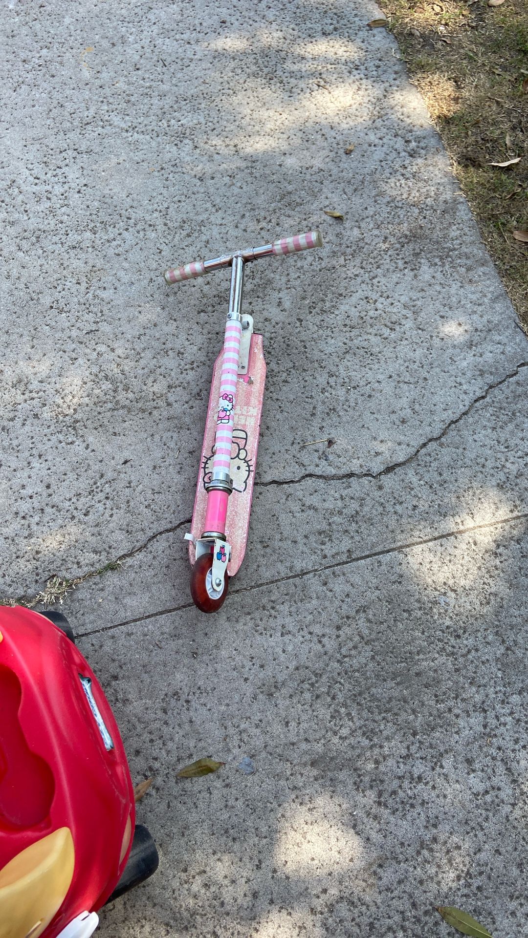 Hello Kitty Scooter