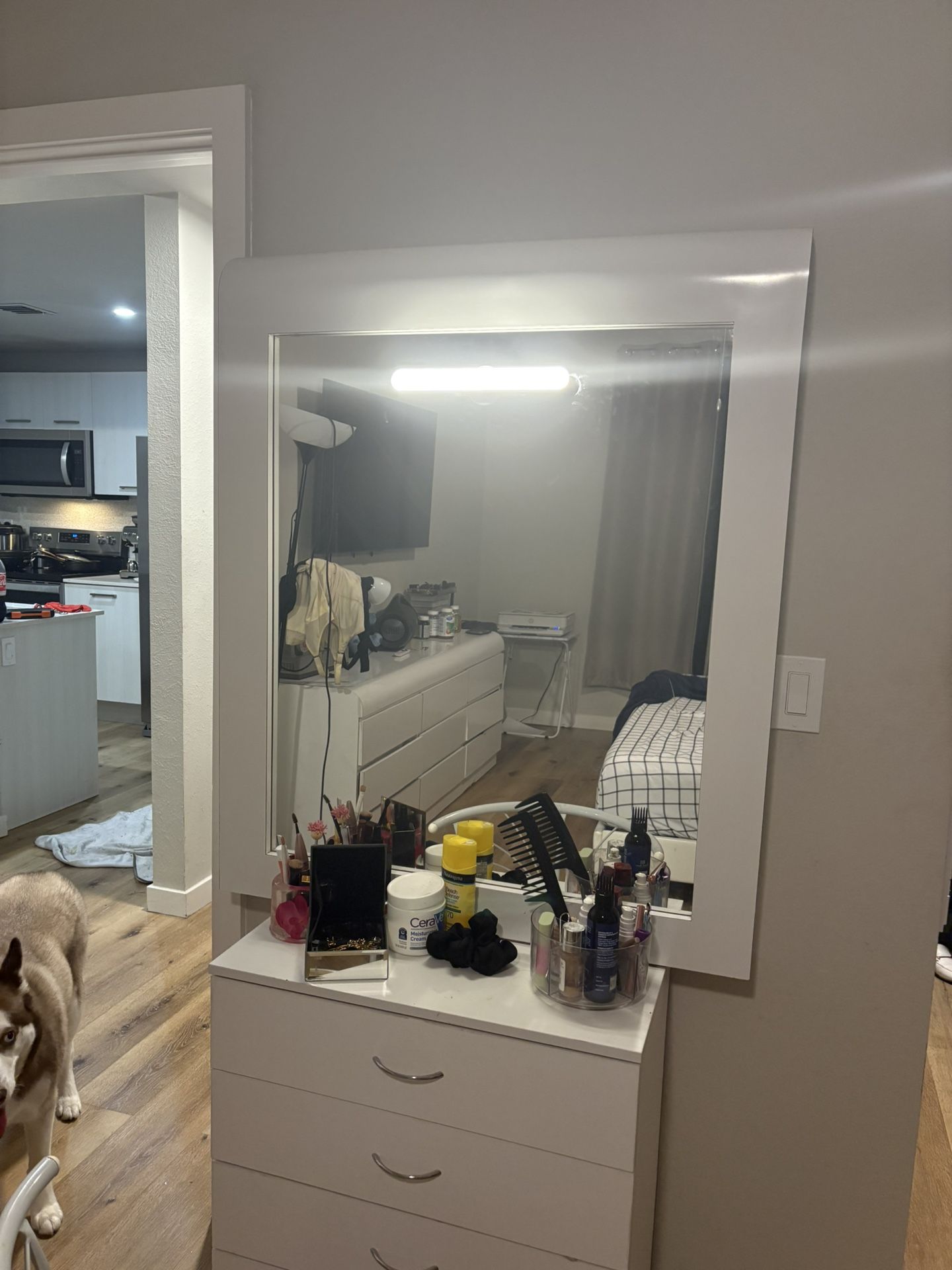 Mirror Of Vanity, Espejo De Comoda