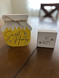 Small Bee Decor