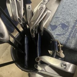 Mac Gregor Bag and Clubs