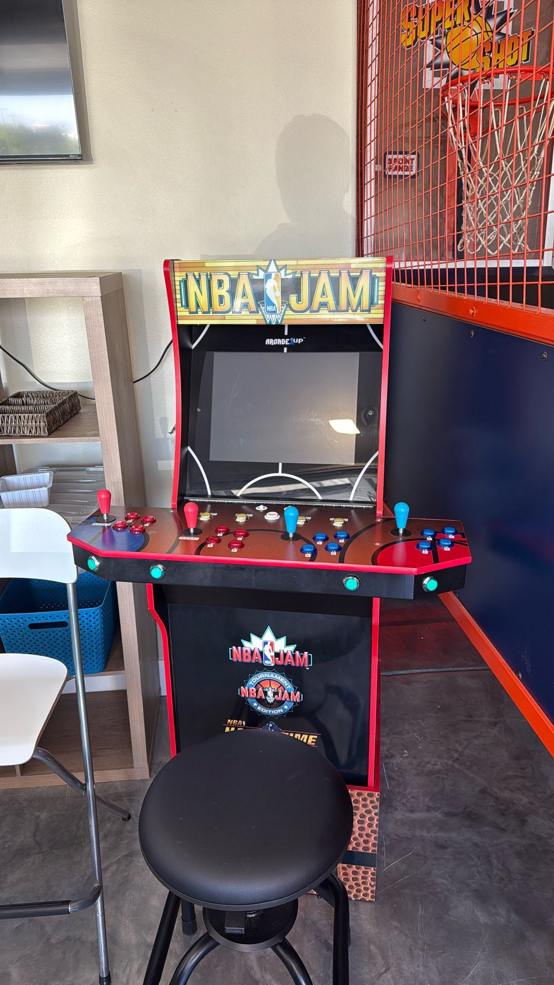 ARCADE GAME MACHINE