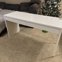IKEA MICKE Desk