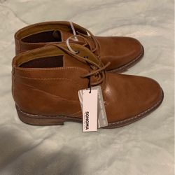 Men Shoes Size 8.5