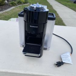 Nespresso Vertuo Espresso/Capuccino Coffee Machine 