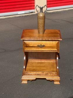 Vintage End table with vase