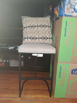 2 chairs in perfect conditions