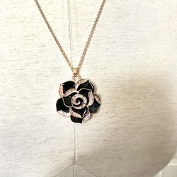 Black And Gold Tone Rhinestone Flower Pendant Necklace 
