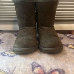 Ugg