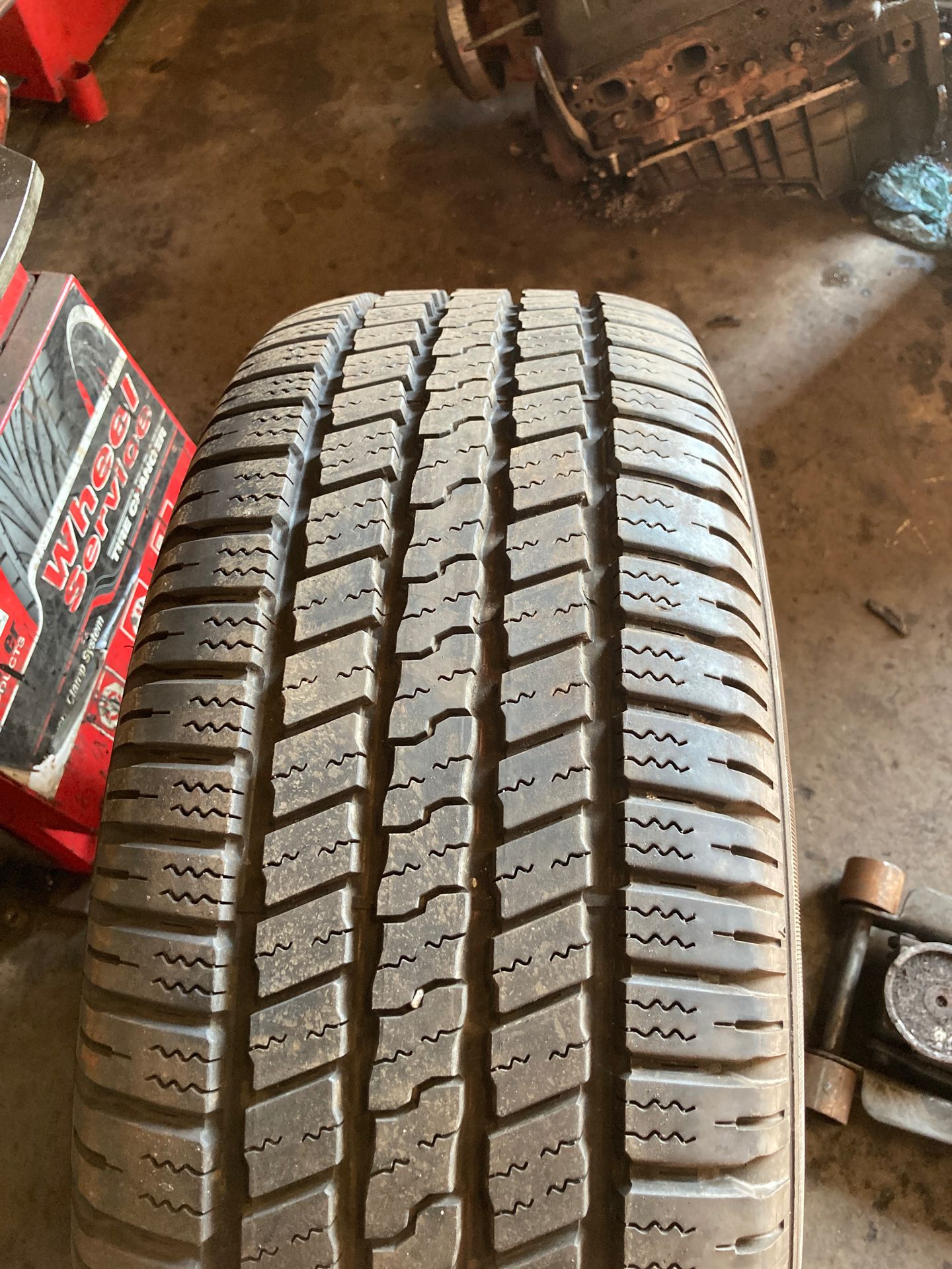 275/60/20 Goodyear Wrangler SRA tire (1)