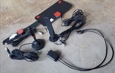 Multi-Antenna Digital TV Bundle (Amplified & Portable) - Free HD Channels