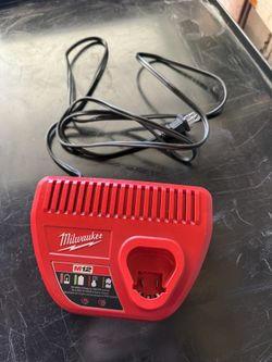 Milwauke M12  Battery Charger