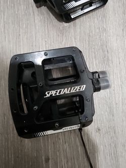 Specialized flat pedals