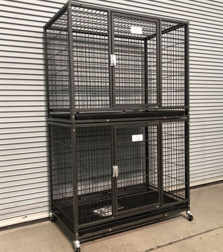 Perfect DROP DOWN DOG CRATES Kennels INDOOR w/ WHEELS for Sale in