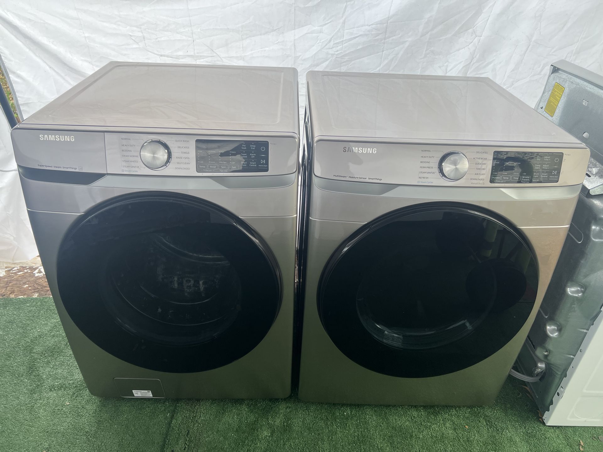 Washer And Dryer Samsung SmartThings Matching Set Like New