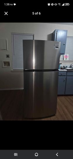 Frigidaire 13.9 cu. ft. Top-Freezer Refrigerator