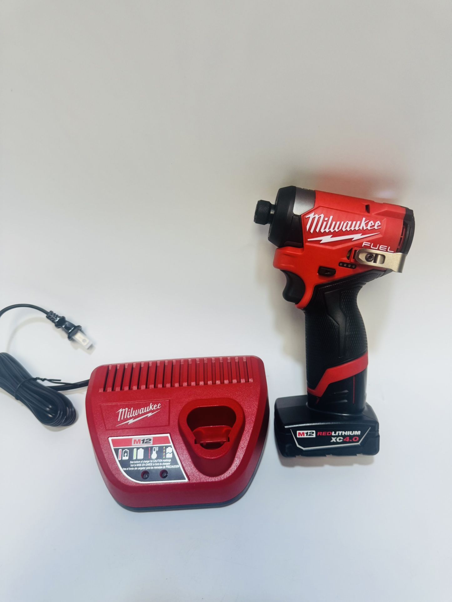 π₯ Milwaukee Fuel Impact Driver M12 + M12 2.0 Milwaukee Battery + Milwaukee M12 Charger