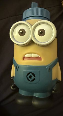 Universal Studios Hollywood Despicable Me Minion Sipper. Used like new.