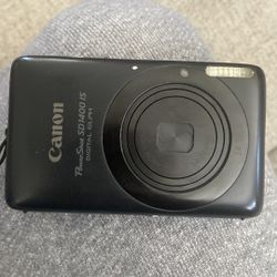 Handheld camera canon Powershot SD1400