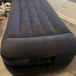 Intex Pillow Rest Raised Airbed with Built-in Pillow and Electric Pump, Twin, Bed Height 16.5" 