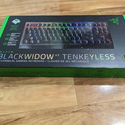 Brand New Unopened Razor Black widow V3 Mechanical Gaming Keyboard 