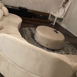 Sectional Couch With Pillows